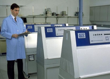 進(jìn)口紫外加速老化箱圖片