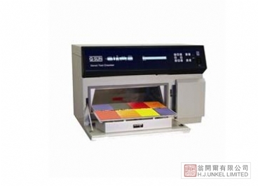 臺式氙燈試驗(yàn)箱圖片